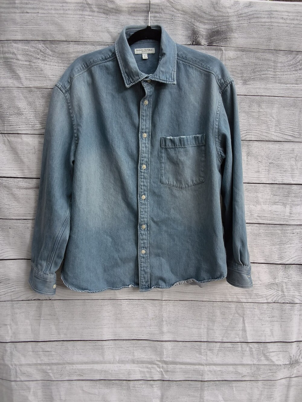 Banana Republic Mens Large Denim Shirt Light Wash Relaxed Fit Button Down Blue